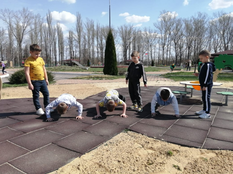 ГТО — ЭТО ДЛЯ ВСЕХ. ВПЕРЁД К ПОБЕДАМ, ДОШКОЛЁНОК!. ГТО — ЭТО ДЛЯ ВСЕХ. ВПЕРЁД К ПОБЕДАМ, ДОШКОЛЁНОК!.